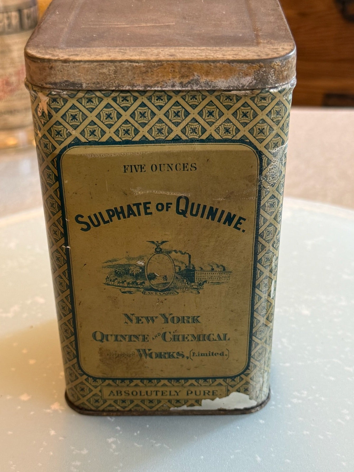 antique Sulphate of Quinine apothecary tin