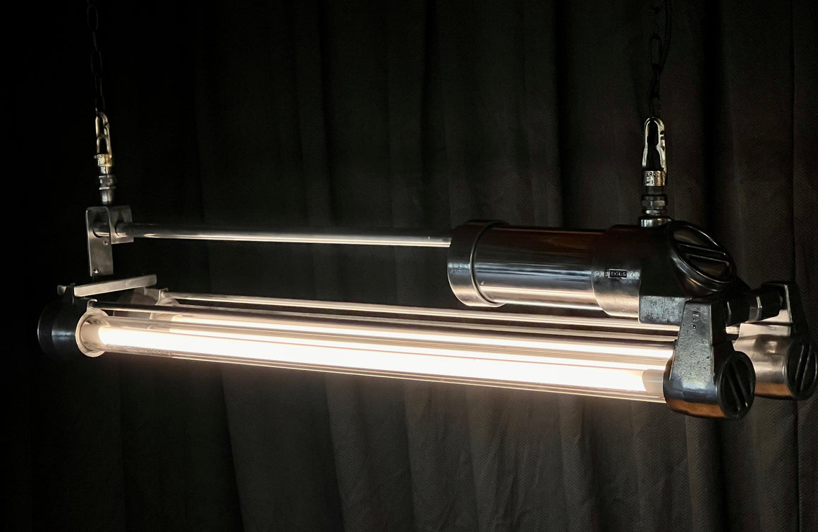 crouse  hinds fluorescent explosion proof light fixture