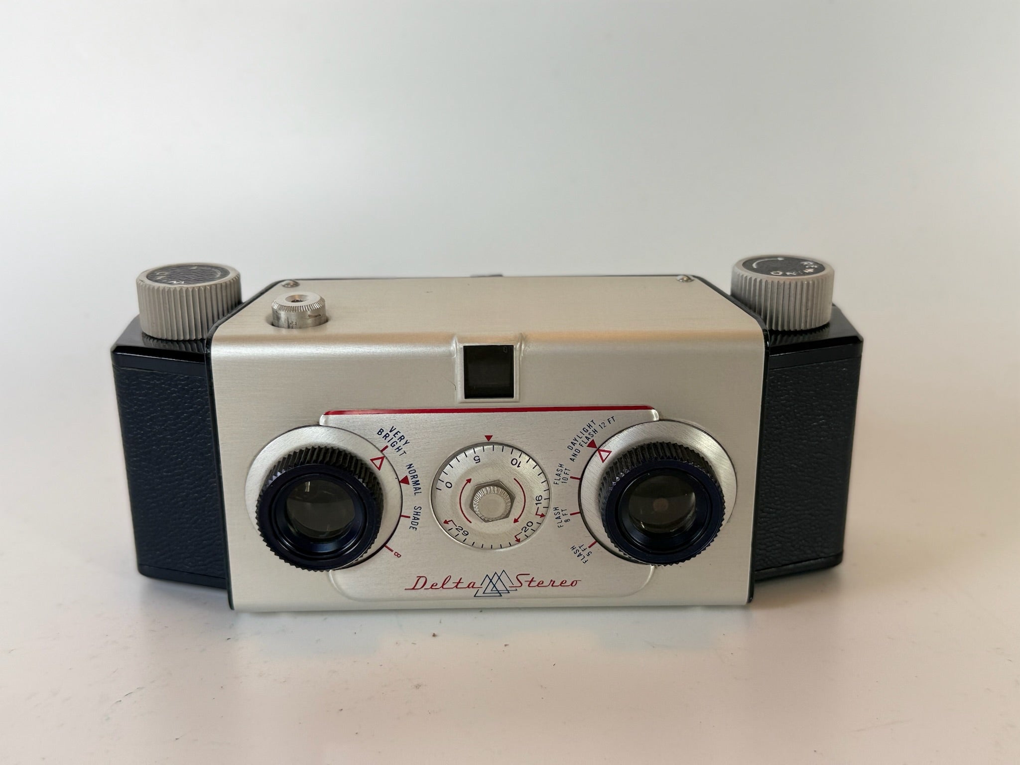 Vintage Delta Stereo 3D 35mm Camera (1955) – Lennor Engineering Co. Collectible