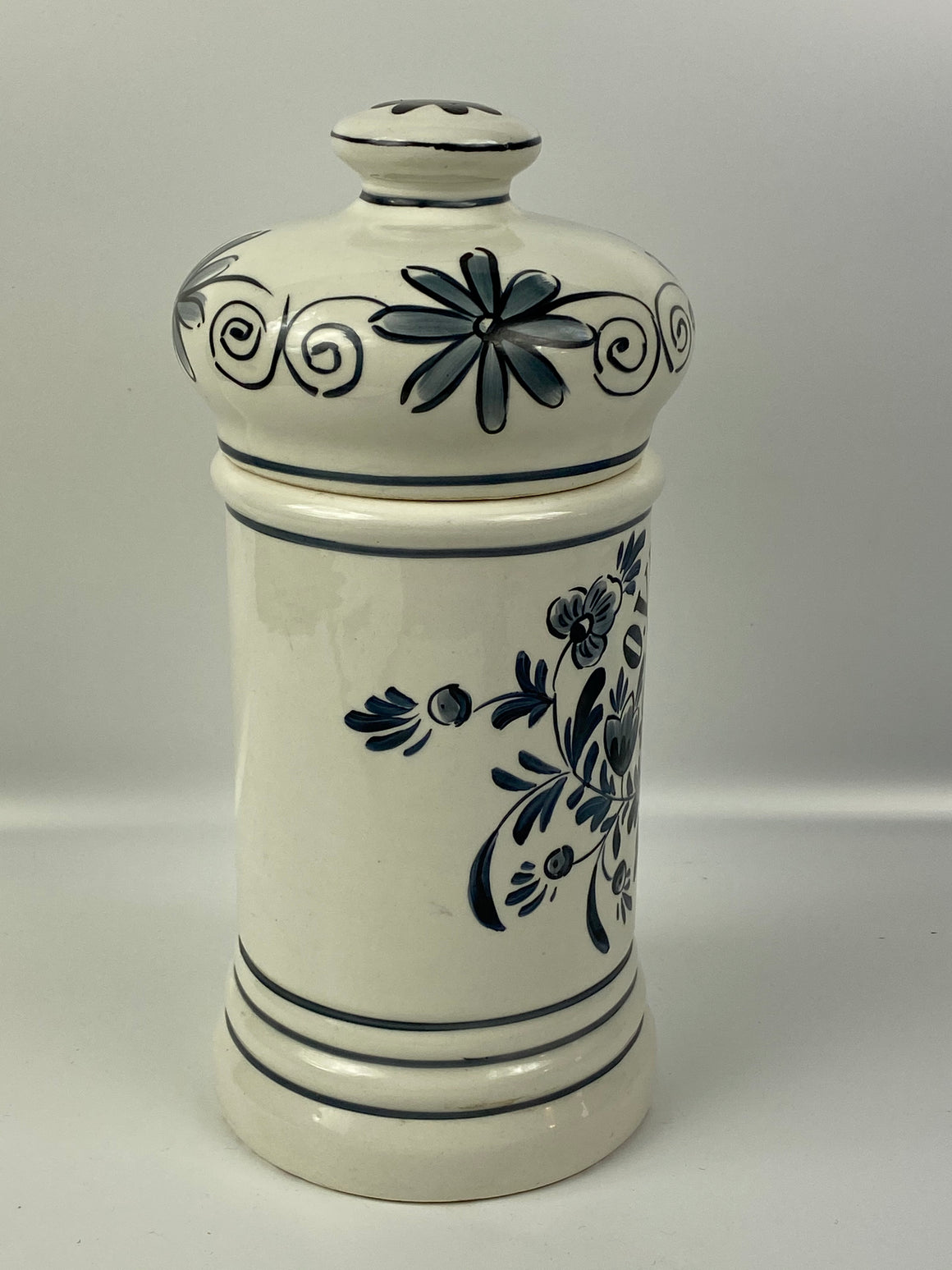  Vintage Spain Apothecary Jar O.Violarum