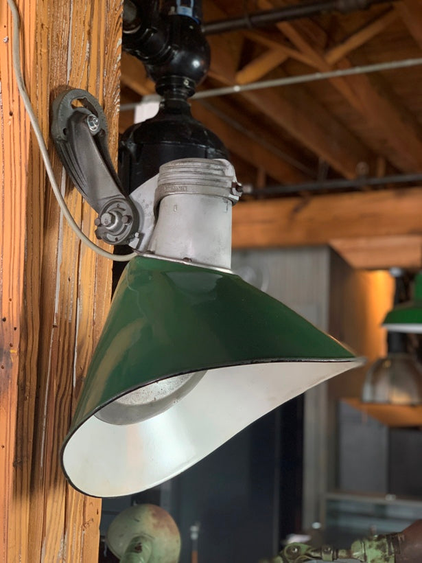 Antique Benjamin Barn Green Enamel Light Fixture Old School Warehouse